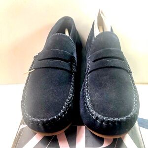 Zara Women's Navy Suede Loafers